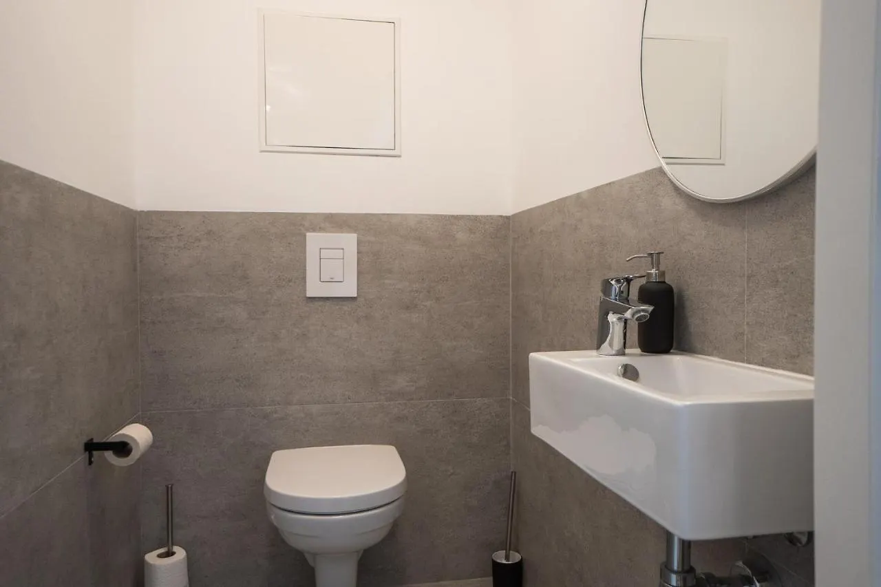 Double Floor Apartment With 2 Terraces On Rooftop Wien Österrike